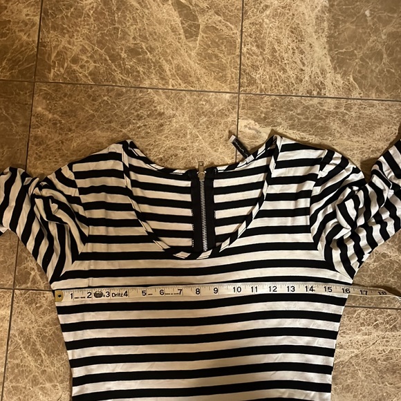 Mi Manchi black and cream stripe A-line zippered dress, 3/4 length sleeves - Picture 5 of 7